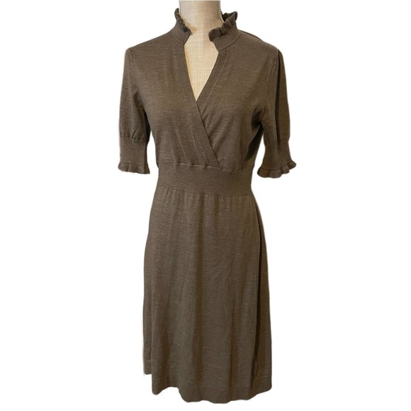 Banana Republic Fine Merino Wool Ruffled V-Neck Smocked Dress Size Medium - Picture 1 of 8